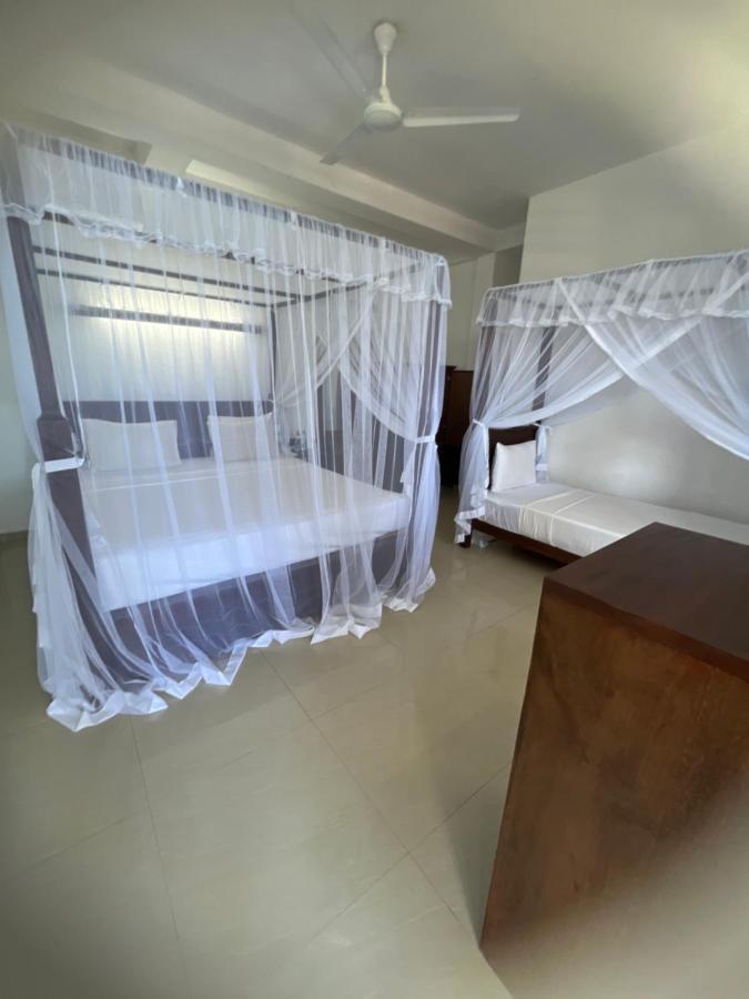 Happy Bay Hotel Weligama Exterior photo