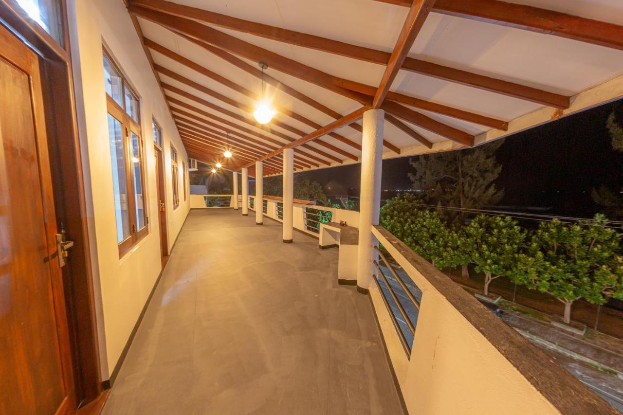 Happy Bay Hotel Weligama Exterior photo