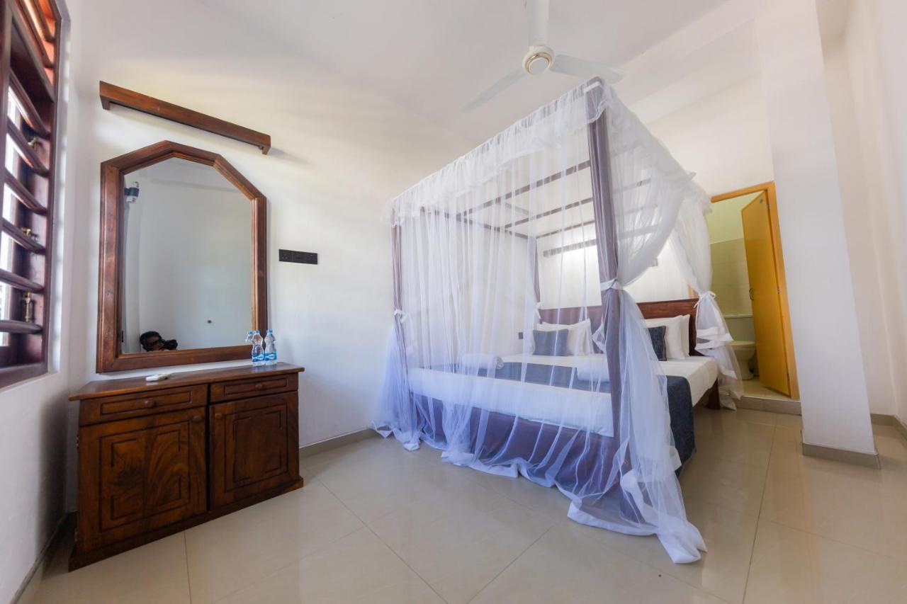 Happy Bay Hotel Weligama Exterior photo