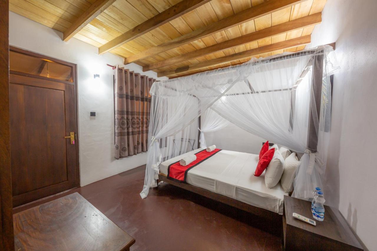 Happy Bay Hotel Weligama Exterior photo
