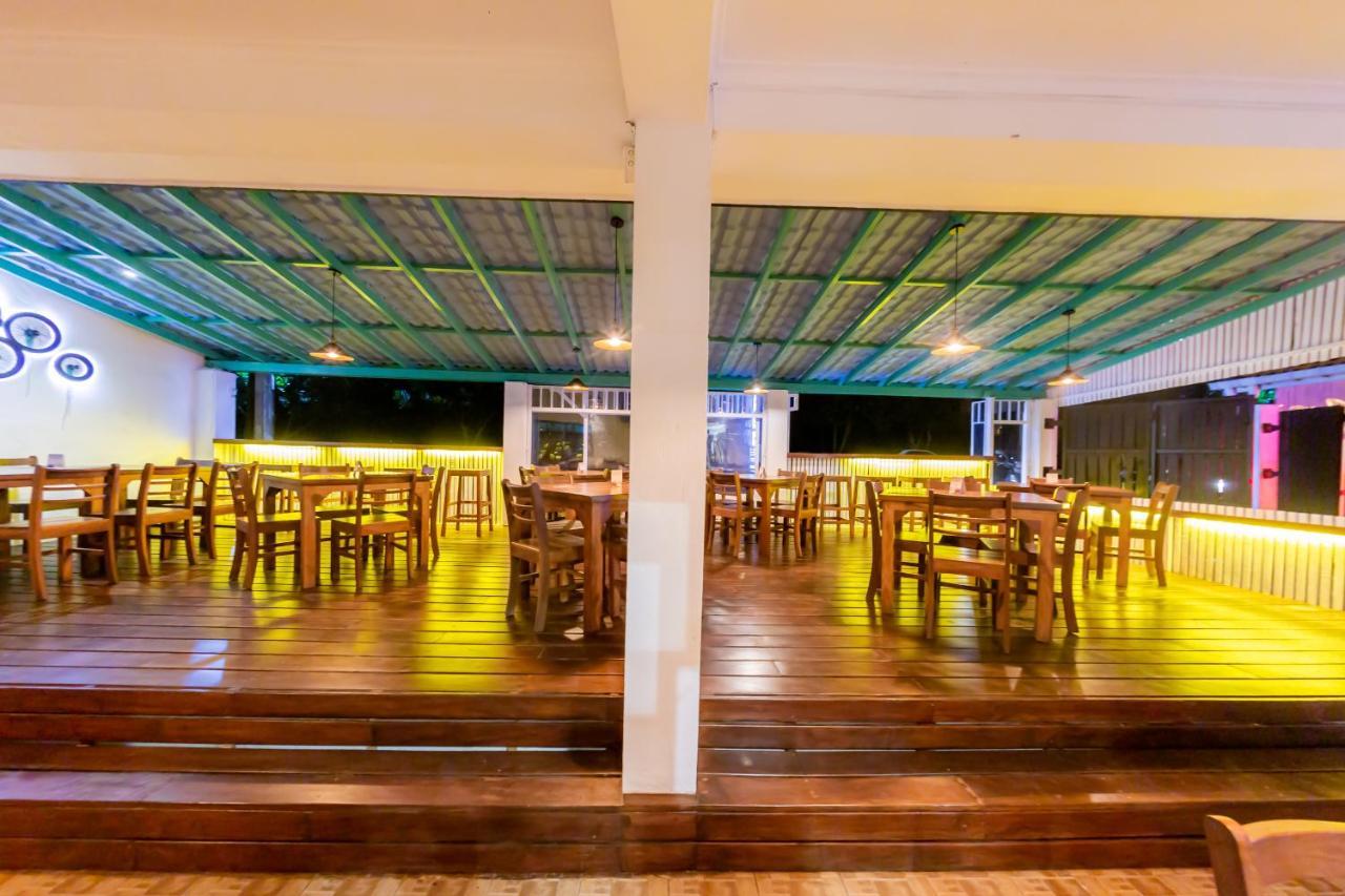 Happy Bay Hotel Weligama Exterior photo