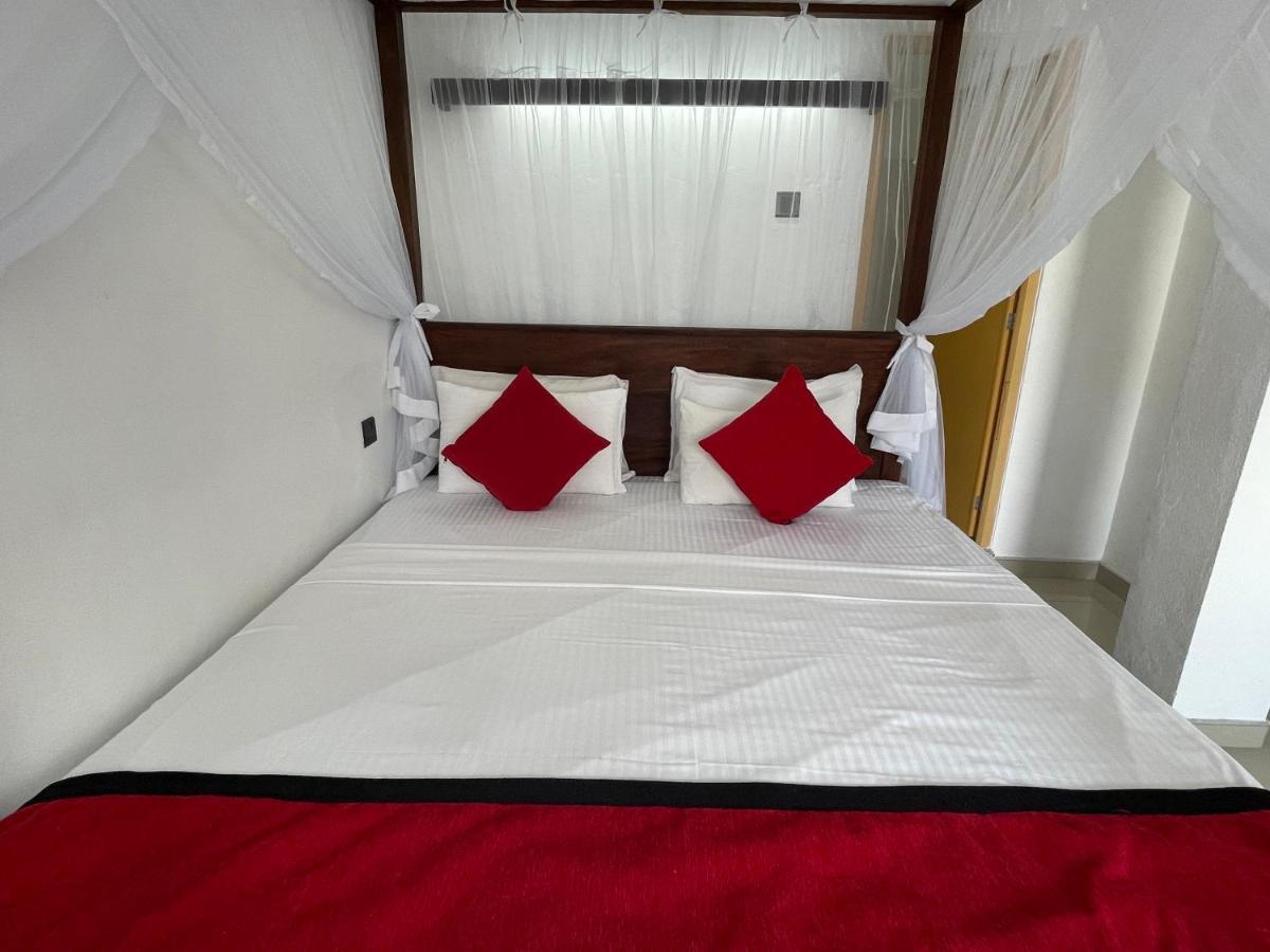 Happy Bay Hotel Weligama Exterior photo
