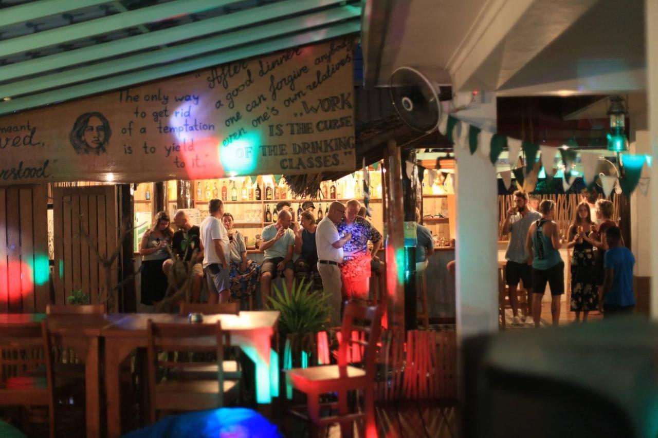 Happy Bay Hotel Weligama Exterior photo